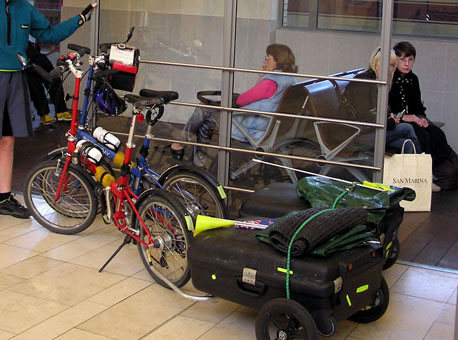 Cycling round France with bikes and trailers